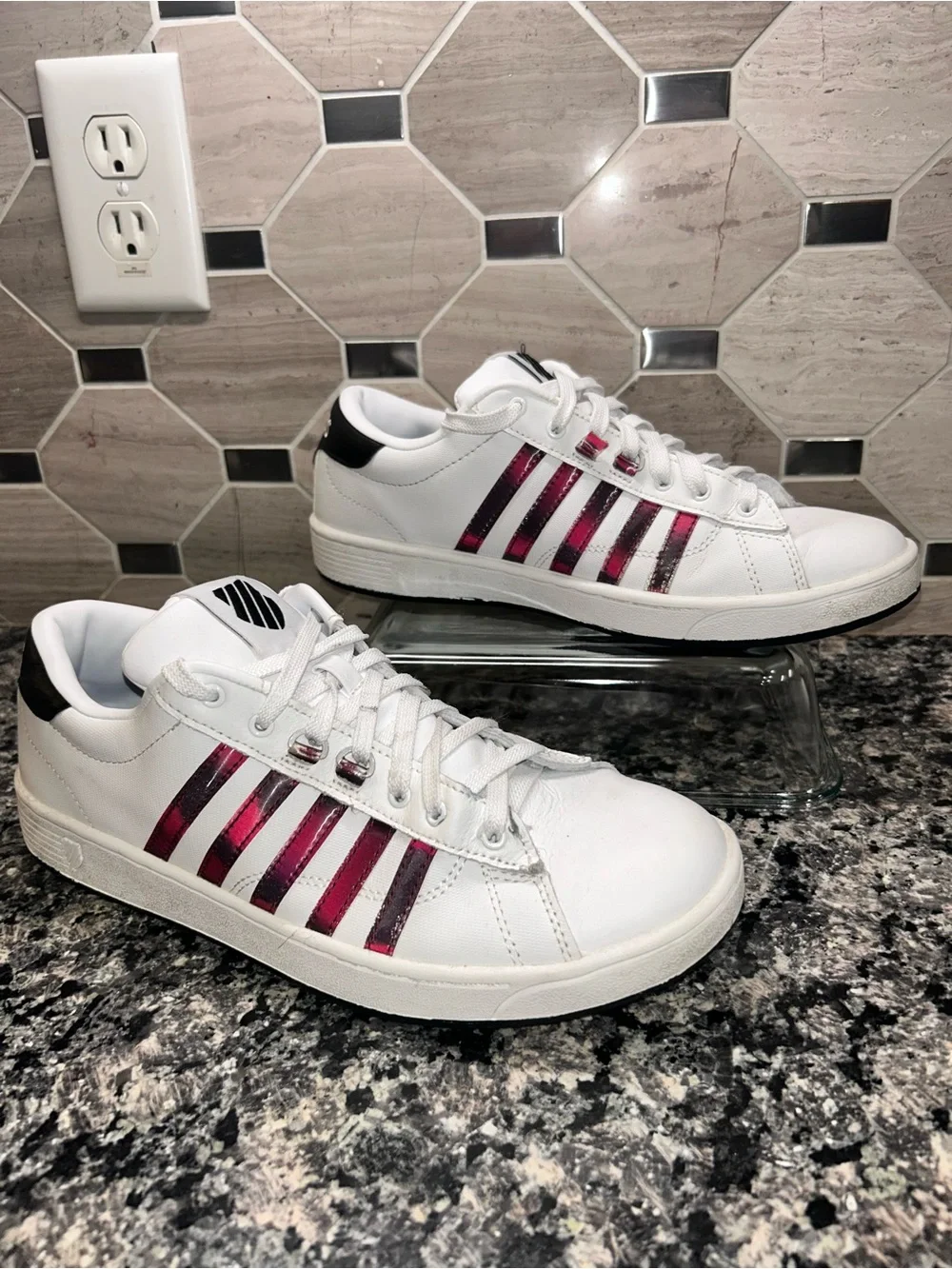 Women’s K-Swiss White Metallic Red/ pink Stripe Sneakers Size 10 Casual Shoes